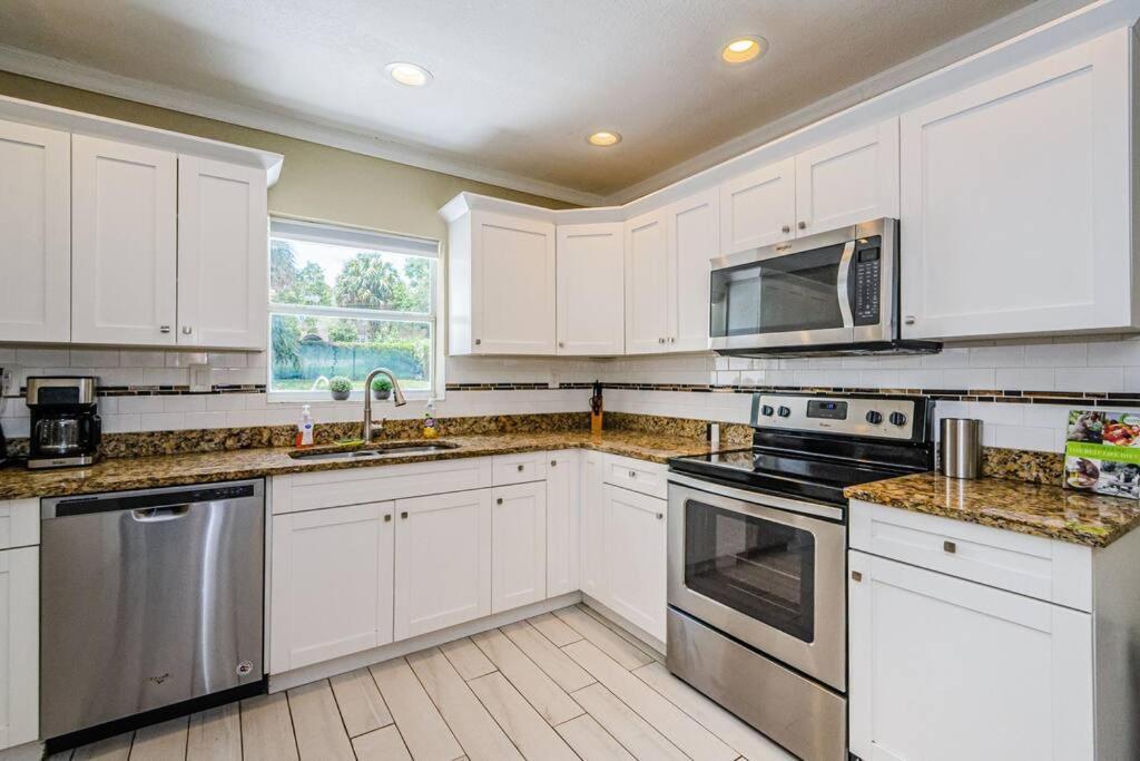 Beautiful Pool House In Old Seminole Heights! Tampa Exterior foto