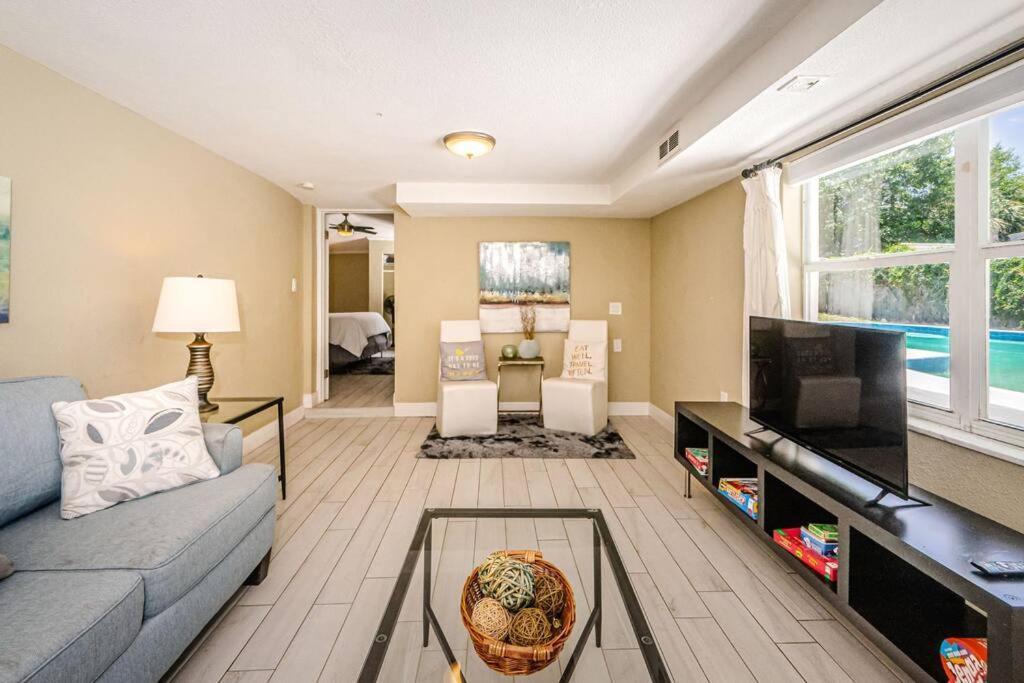 Beautiful Pool House In Old Seminole Heights! Tampa Exterior foto